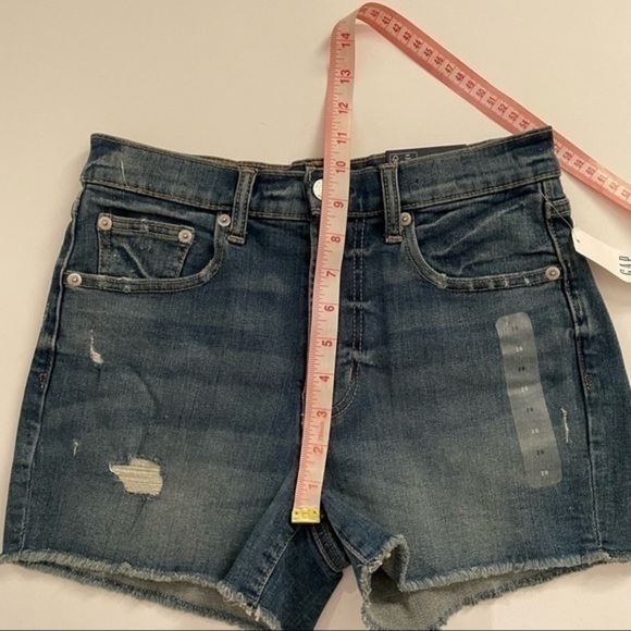 New Gap 3” High Rise Denim shorts Distressed Size 26 - Picture 6 of 7